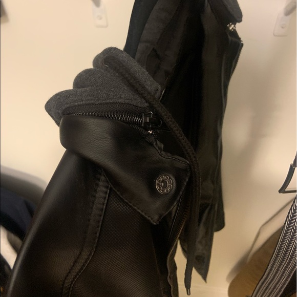 Black jacket with zipper and grey hoodie - Picture 2 of 4